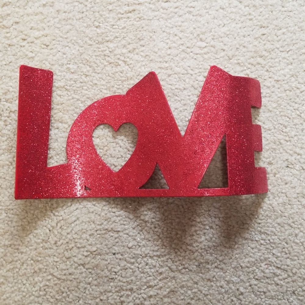 Decorative metal "LOVE"